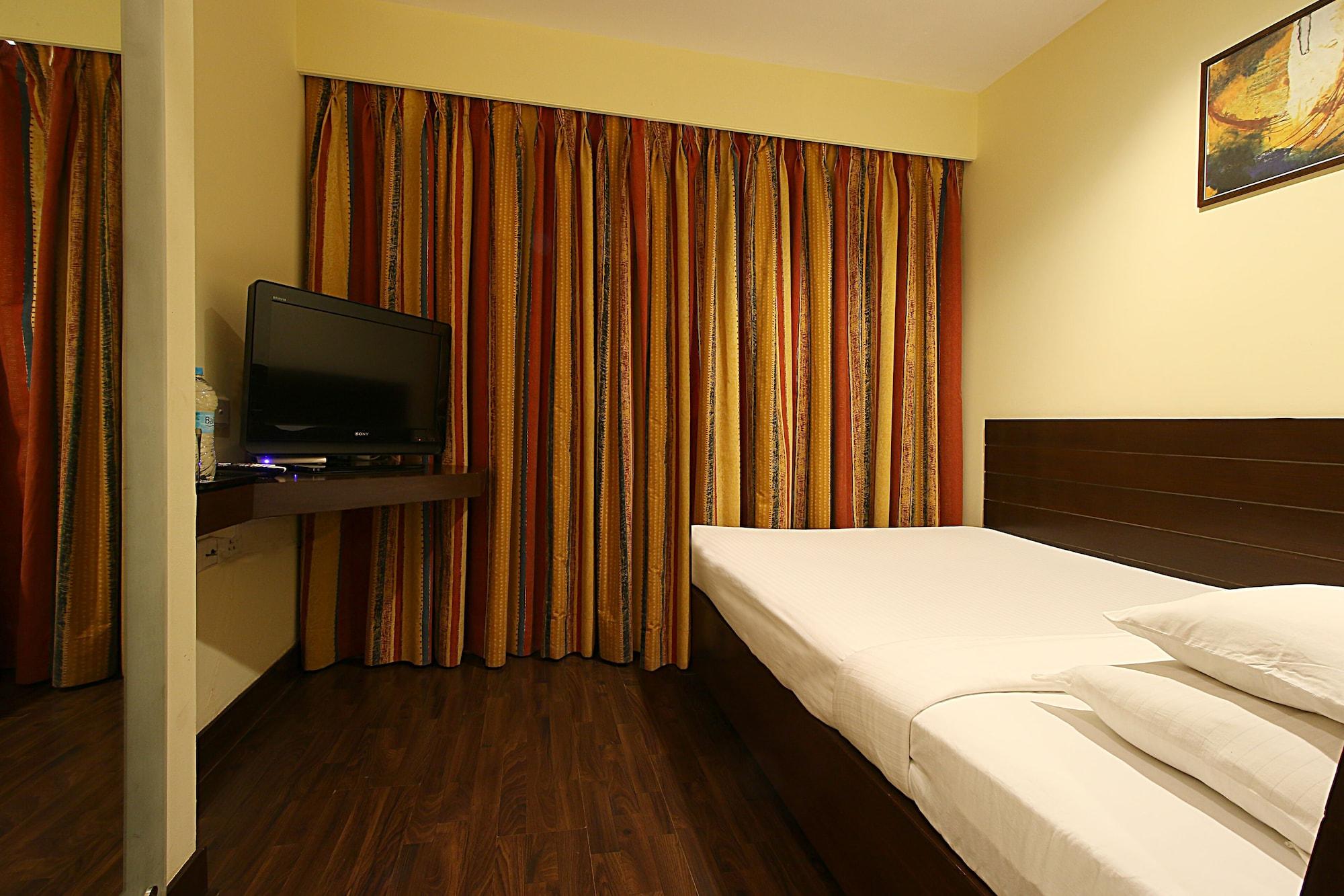 Hotel Studio Estique Pune Exteriör bild