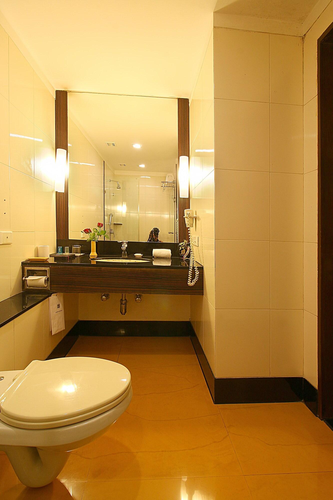 Hotel Studio Estique Pune Exteriör bild