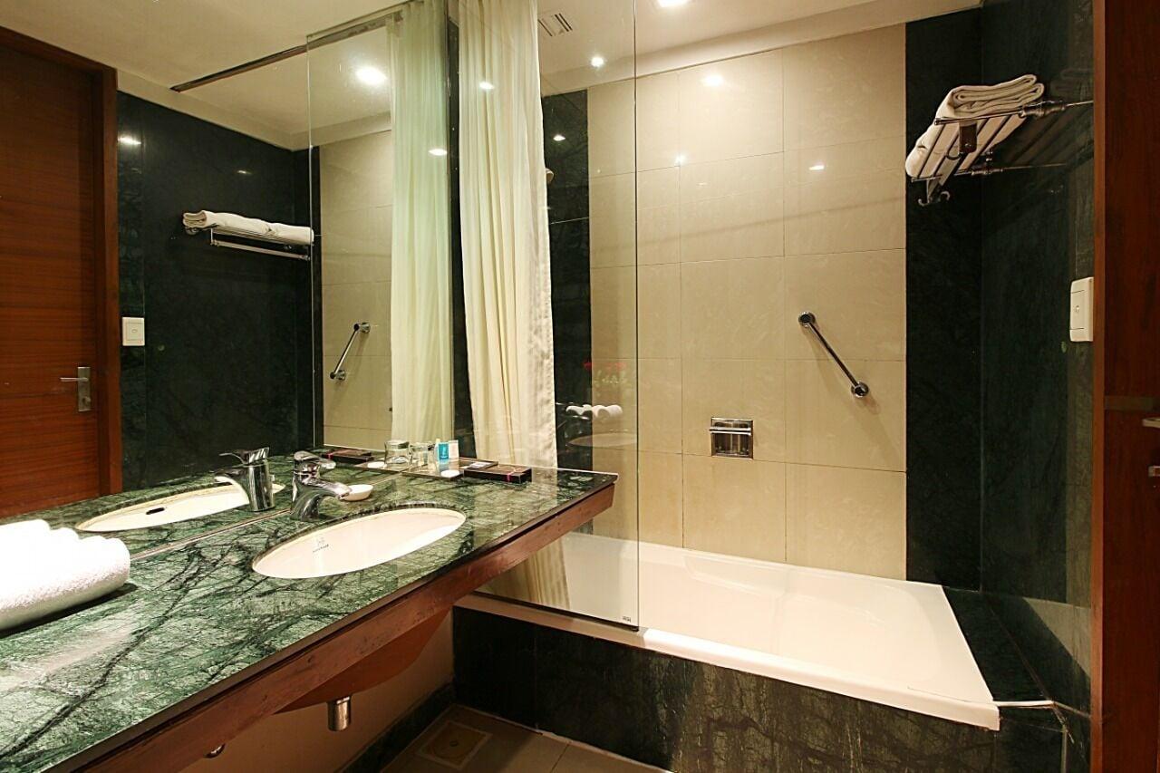 Hotel Studio Estique Pune Exteriör bild