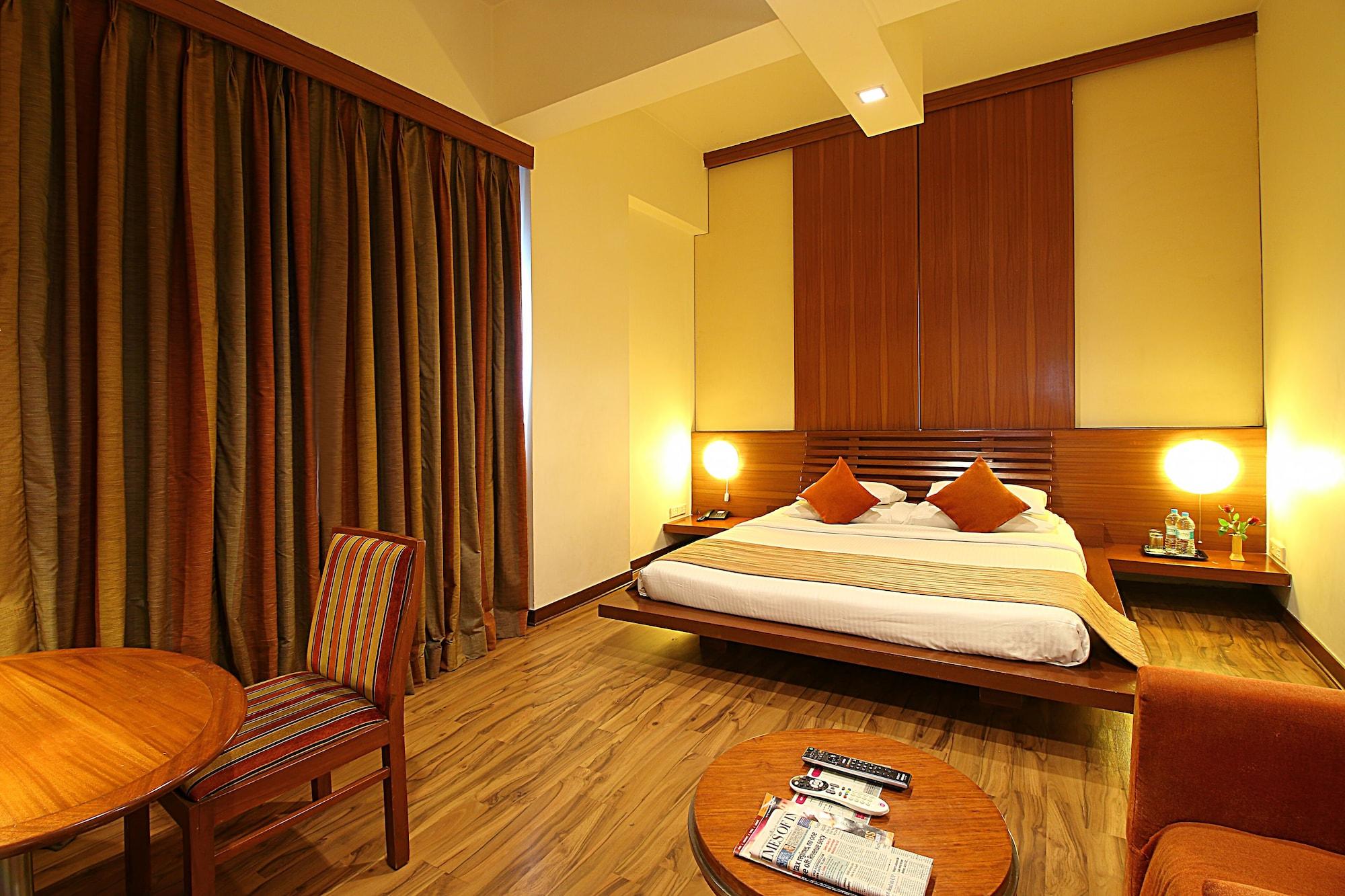 Hotel Studio Estique Pune Exteriör bild
