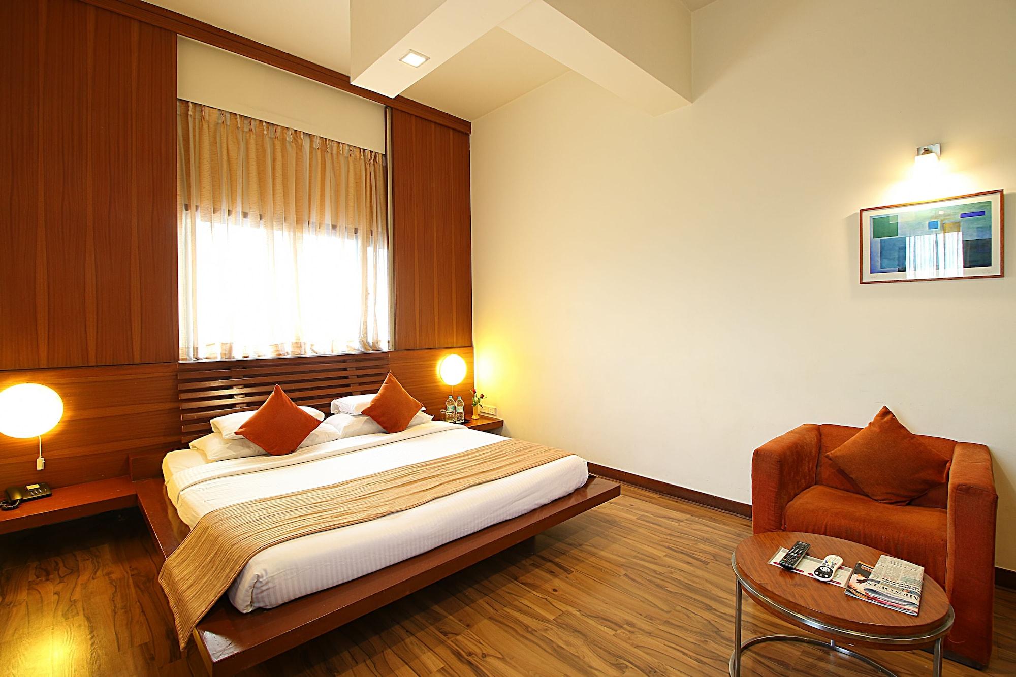 Hotel Studio Estique Pune Exteriör bild