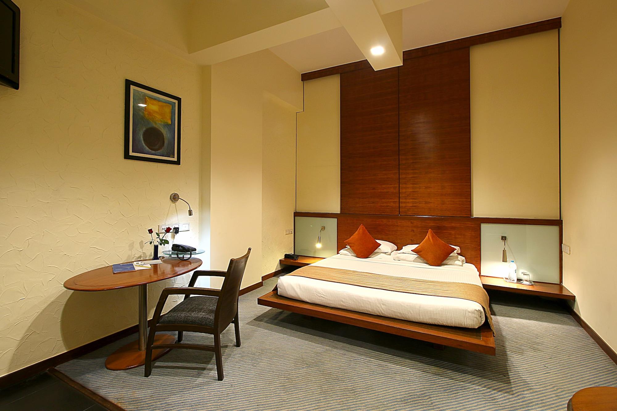 Hotel Studio Estique Pune Exteriör bild