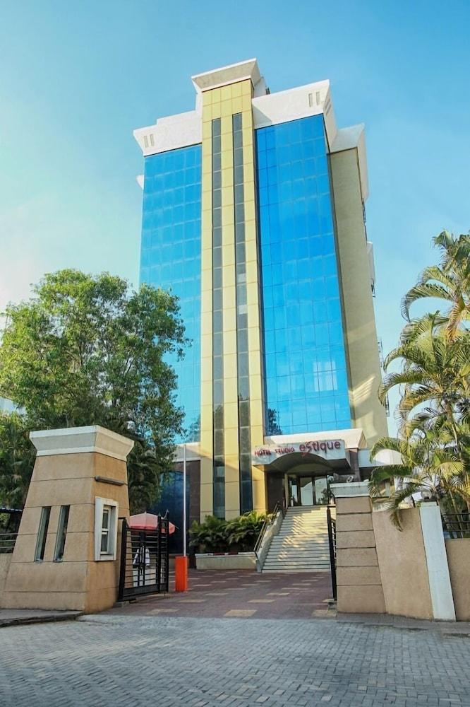 Hotel Studio Estique Pune Exteriör bild