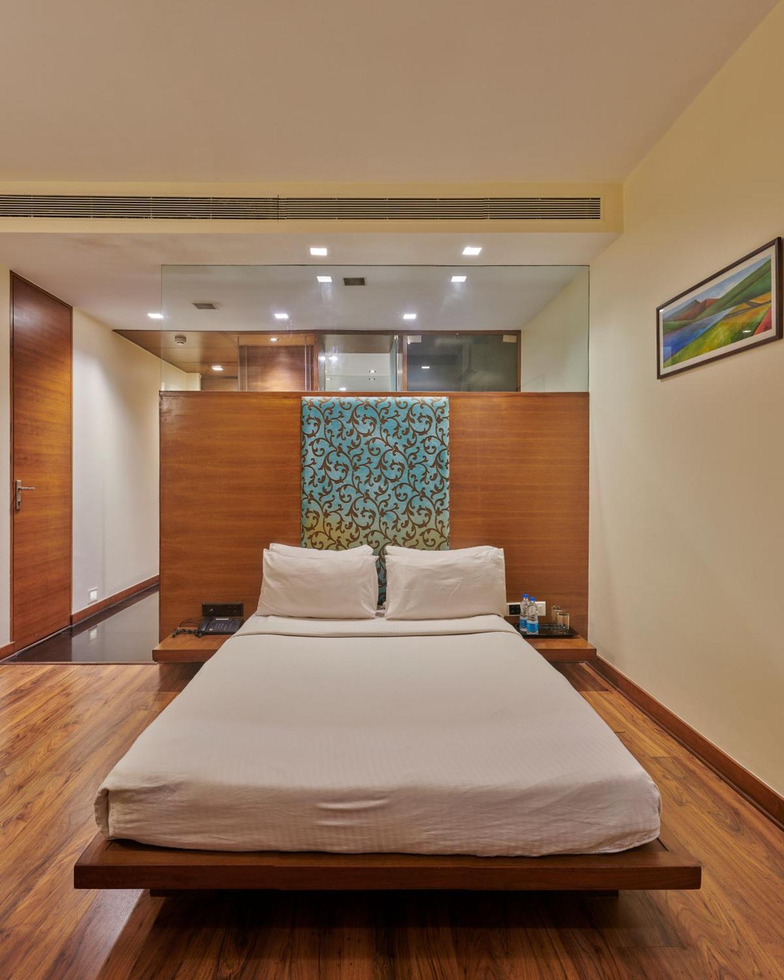 Hotel Studio Estique Pune Exteriör bild