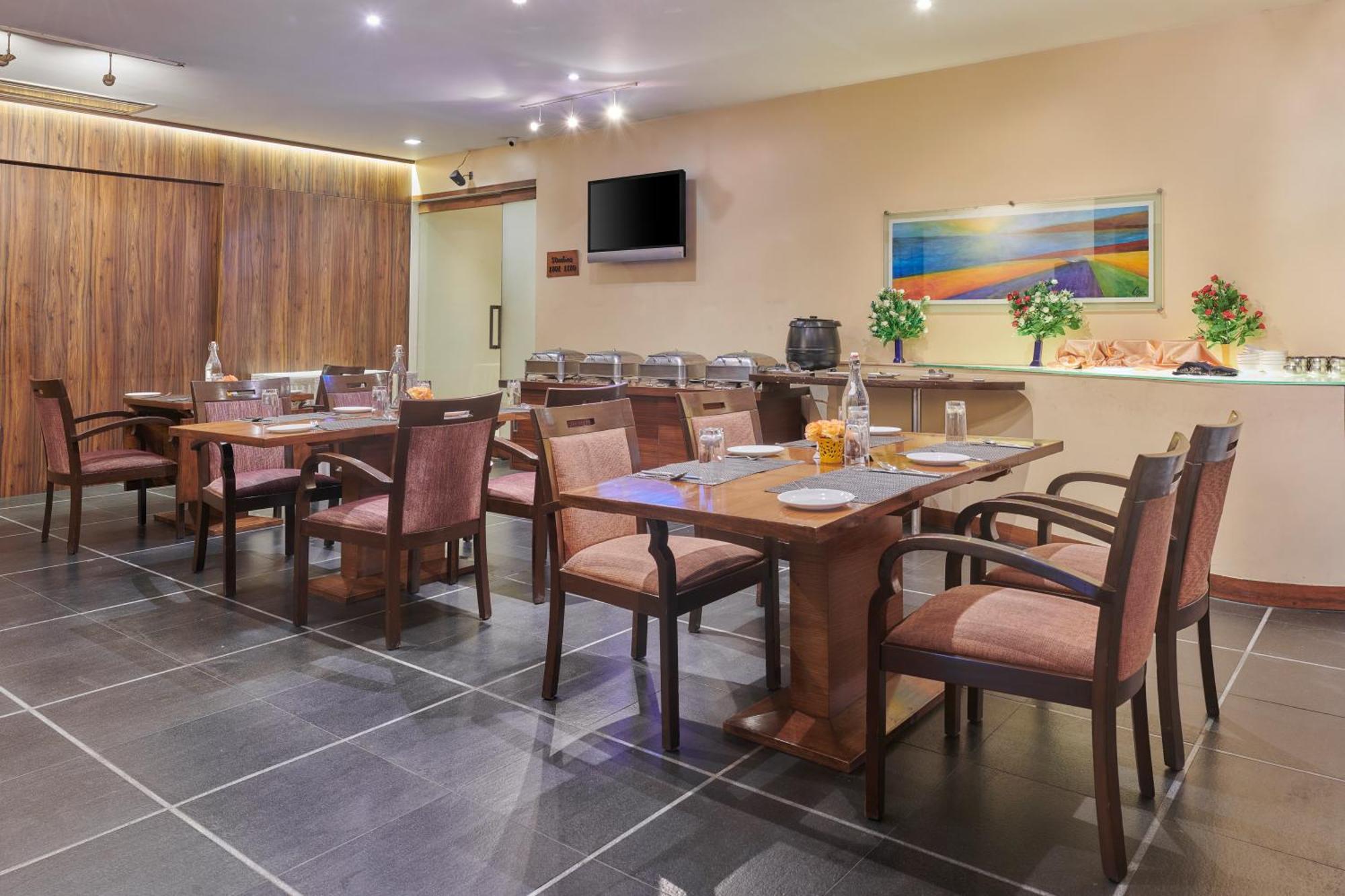 Hotel Studio Estique Pune Exteriör bild