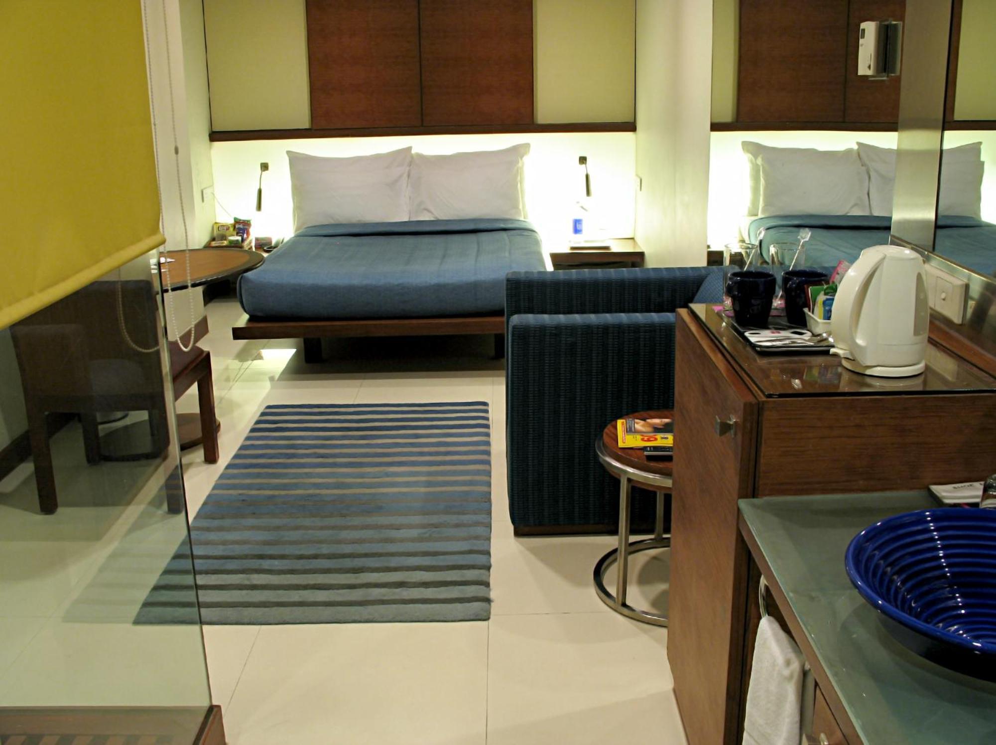 Hotel Studio Estique Pune Exteriör bild
