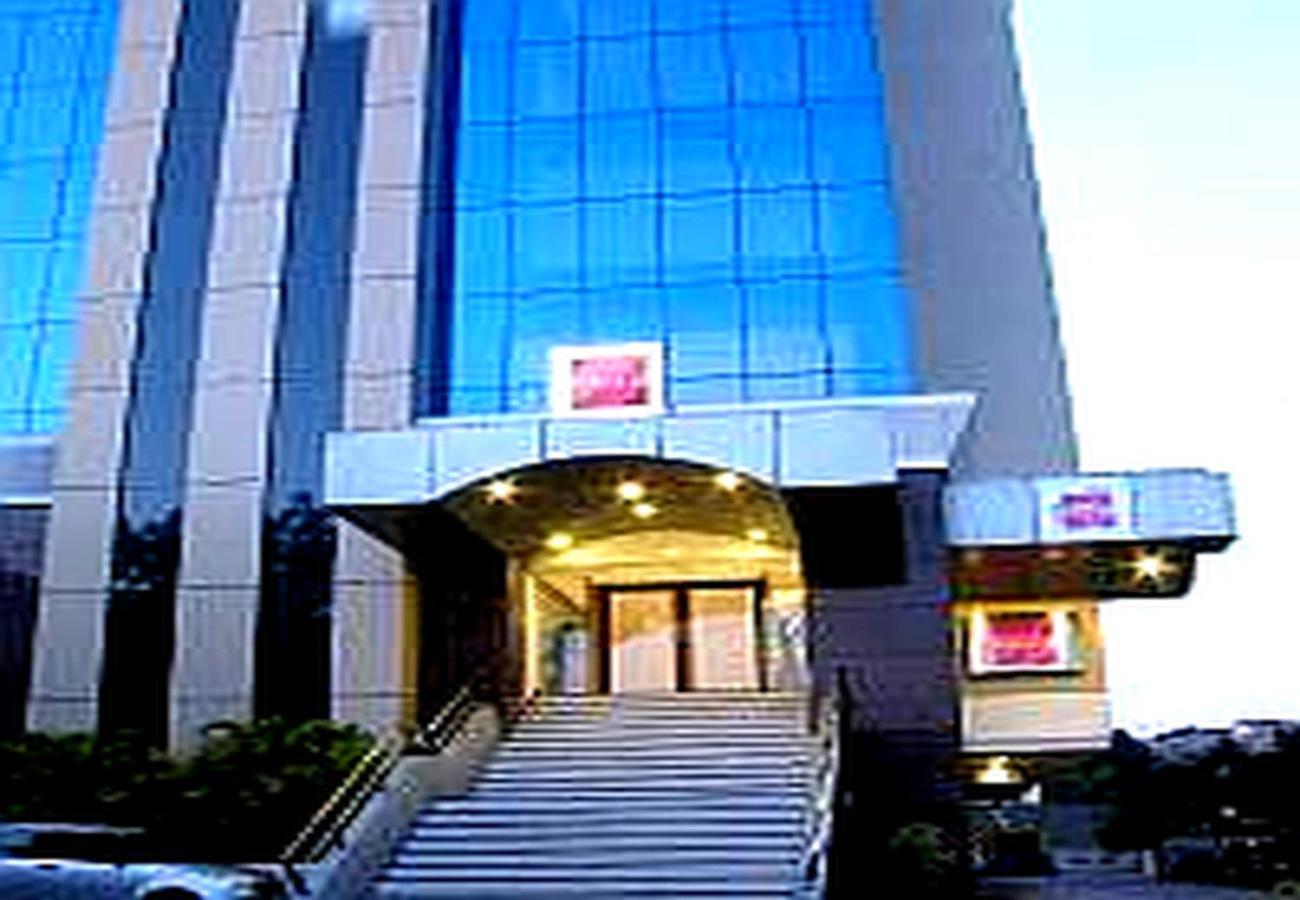 Hotel Studio Estique Pune Exteriör bild