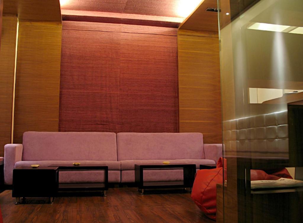Hotel Studio Estique Pune Exteriör bild