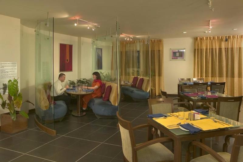 Hotel Studio Estique Pune Exteriör bild
