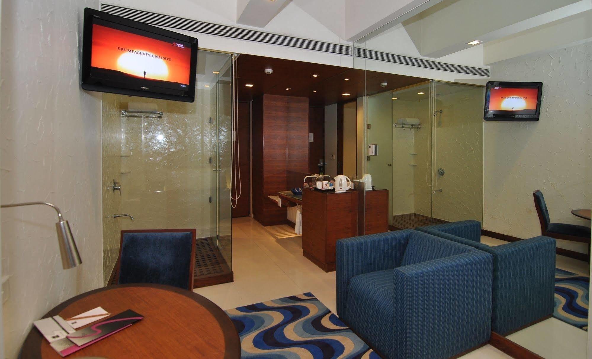 Hotel Studio Estique Pune Exteriör bild