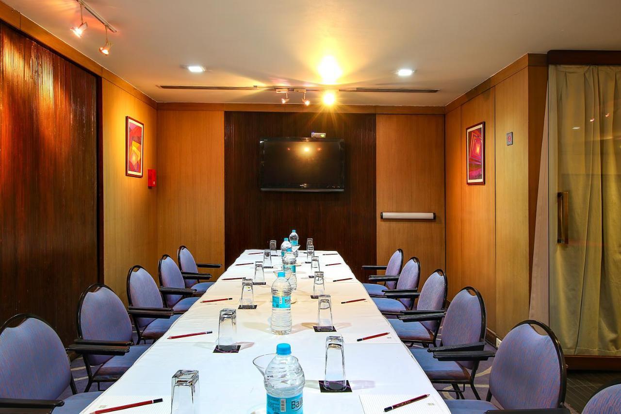 Hotel Studio Estique Pune Exteriör bild